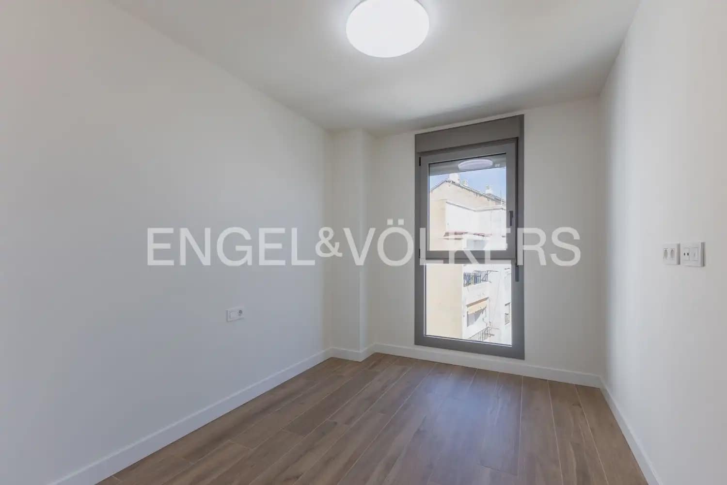 3 sovrum Lägenhet att hyra i Valencia stad med garage - 1 600 € (Ref: 10158749)