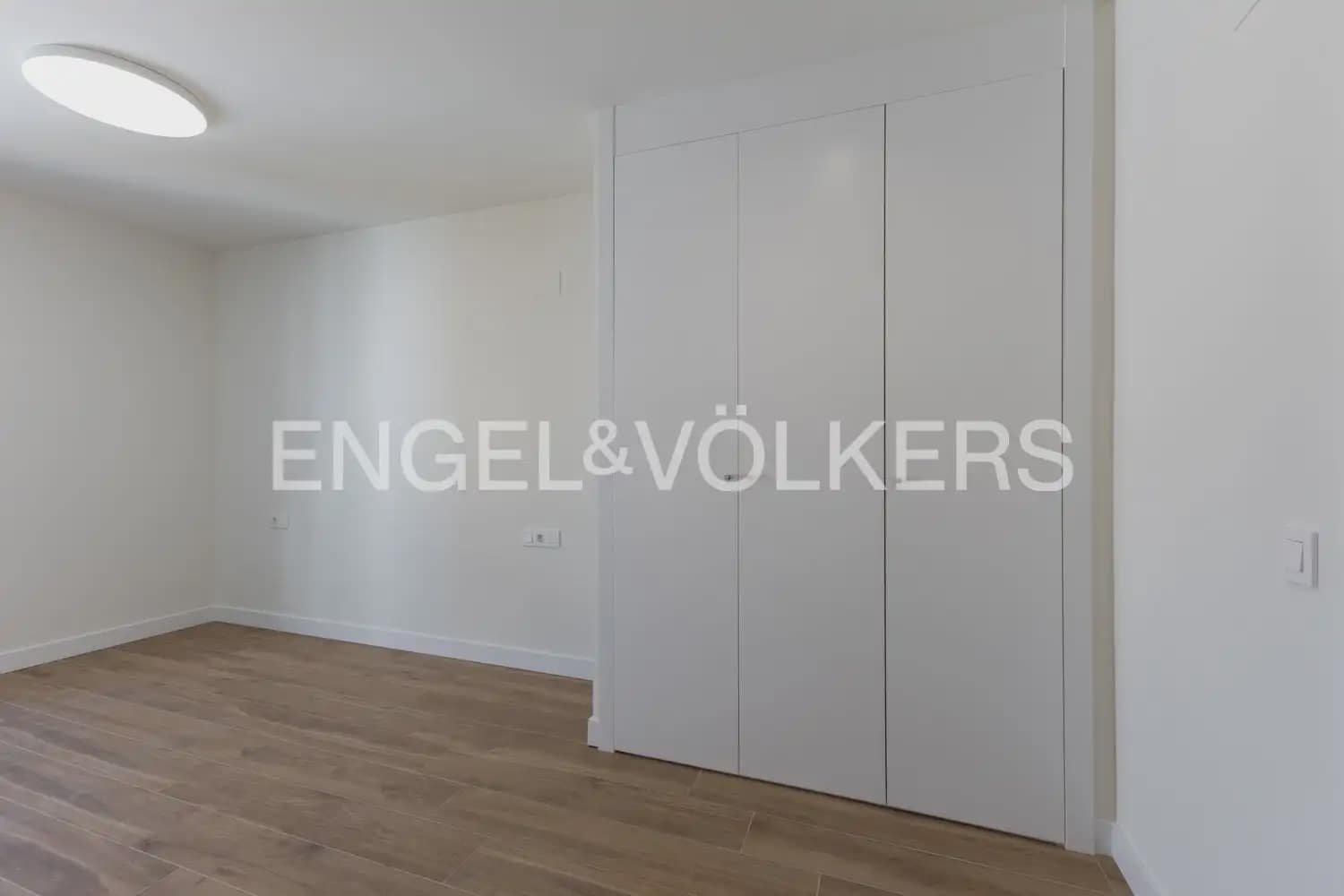 3 sovrum Lägenhet att hyra i Valencia stad med garage - 1 600 € (Ref: 10158749)