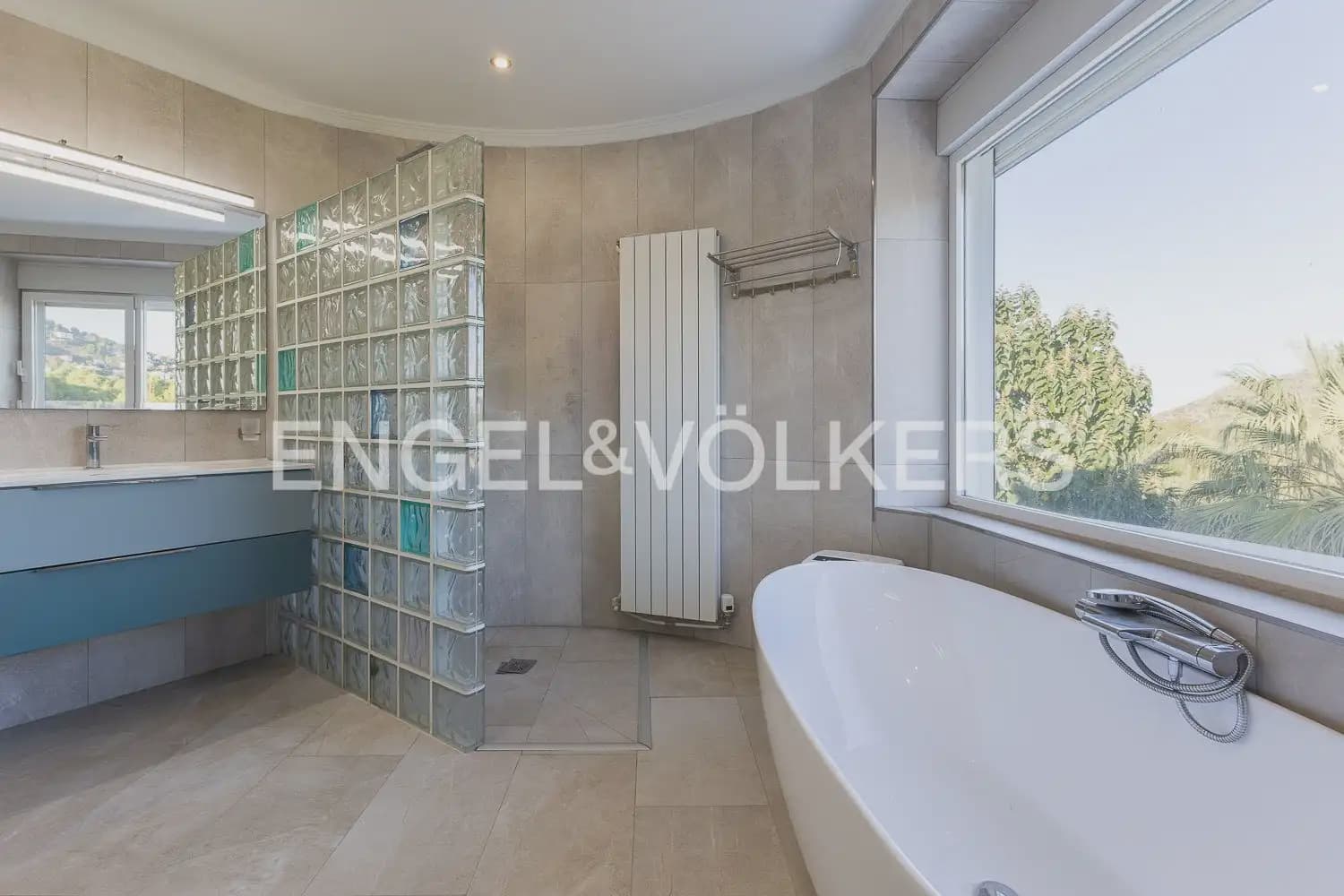 5 sypialnia Finka/Dom wiejski na sprzedaż w Pedreguer z basenem garażem - 1 495 000 € (Ref: 10159892)