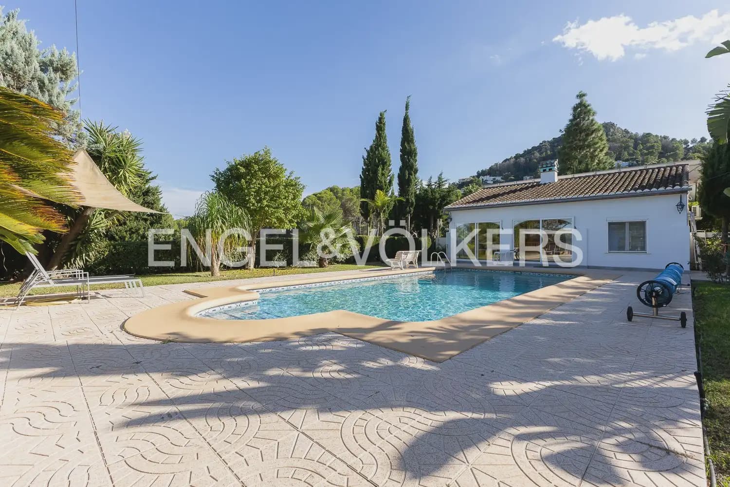 5 sypialnia Finka/Dom wiejski na sprzedaż w Pedreguer z basenem garażem - 1 495 000 € (Ref: 10159892)