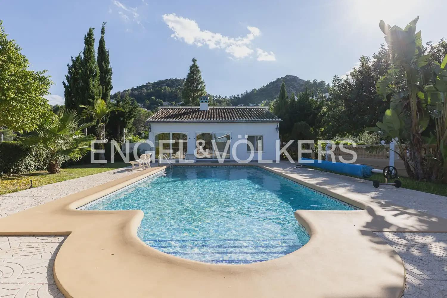 5 sypialnia Finka/Dom wiejski na sprzedaż w Pedreguer z basenem garażem - 1 495 000 € (Ref: 10159892)