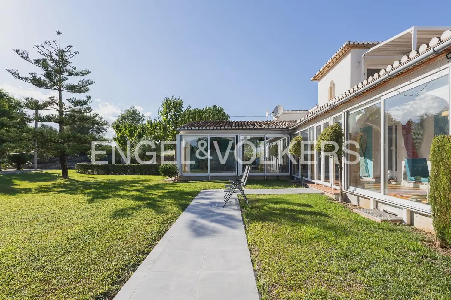 5 sypialnia Finka/Dom wiejski na sprzedaż w Pedreguer z basenem garażem - 1 495 000 € (Ref: 10159892)