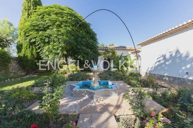 5 sypialnia Finka/Dom wiejski na sprzedaż w Pedreguer z basenem garażem - 1 495 000 € (Ref: 10159892)