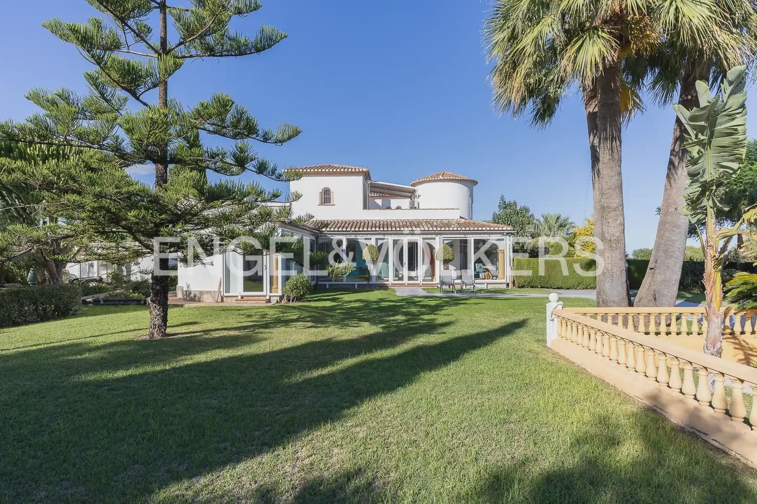 5 sypialnia Finka/Dom wiejski na sprzedaż w Pedreguer z basenem garażem - 1 495 000 € (Ref: 10159892)