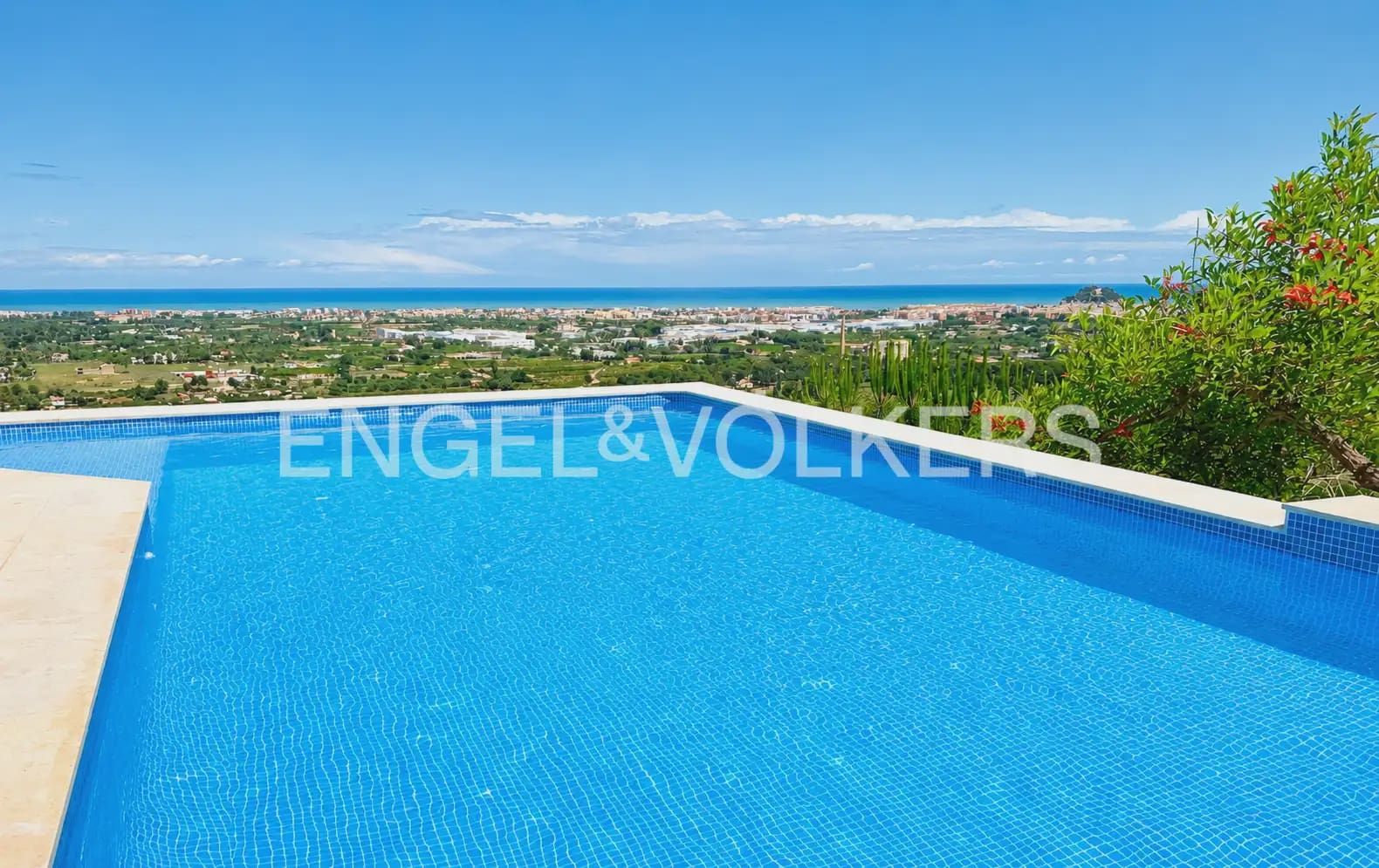 4 soveværelse Villa til salg i Denia med swimmingpool garage - € 1.499.000 (Ref: 10159893)