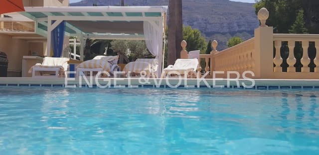 6 slaapkamer Villa te koop in El Montgó, Dénia met zwembad garage - € 740.000 (Ref: 10160036)