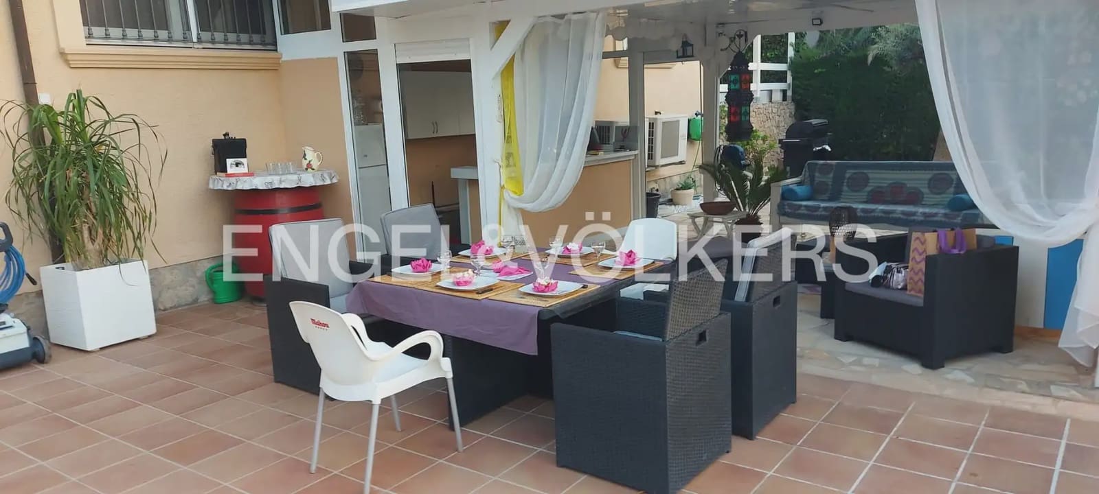 6 slaapkamer Villa te koop in Denia met zwembad garage - € 740.000 (Ref: 10160036)