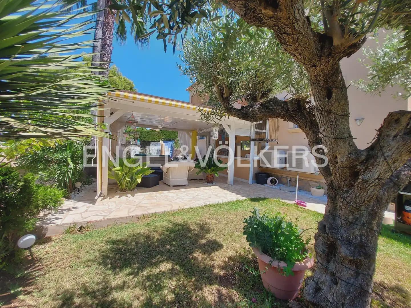 6 slaapkamer Villa te koop in Denia met zwembad garage - € 740.000 (Ref: 10160036)