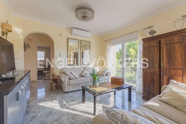 6 soveværelse Villa til salg i El Montgó, Dénia med swimmingpool garage - € 740.000 (Ref: 10160036)