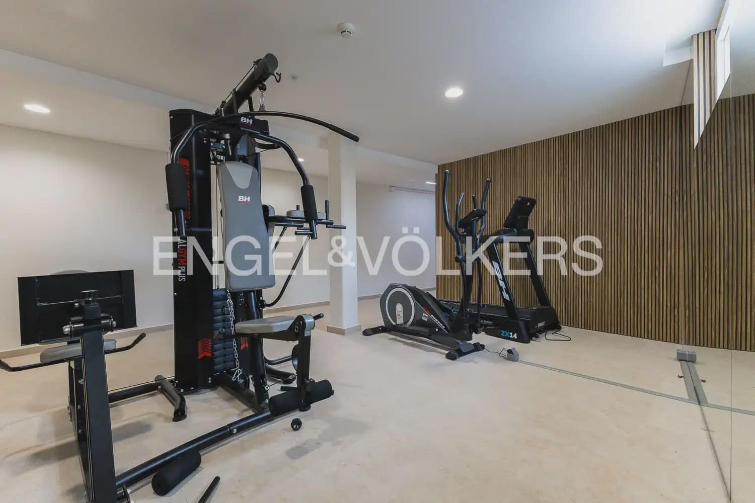 3 soveværelse Strandlejlighed til salg i Denia med swimmingpool garage - € 750.000 (Ref: 10160037)