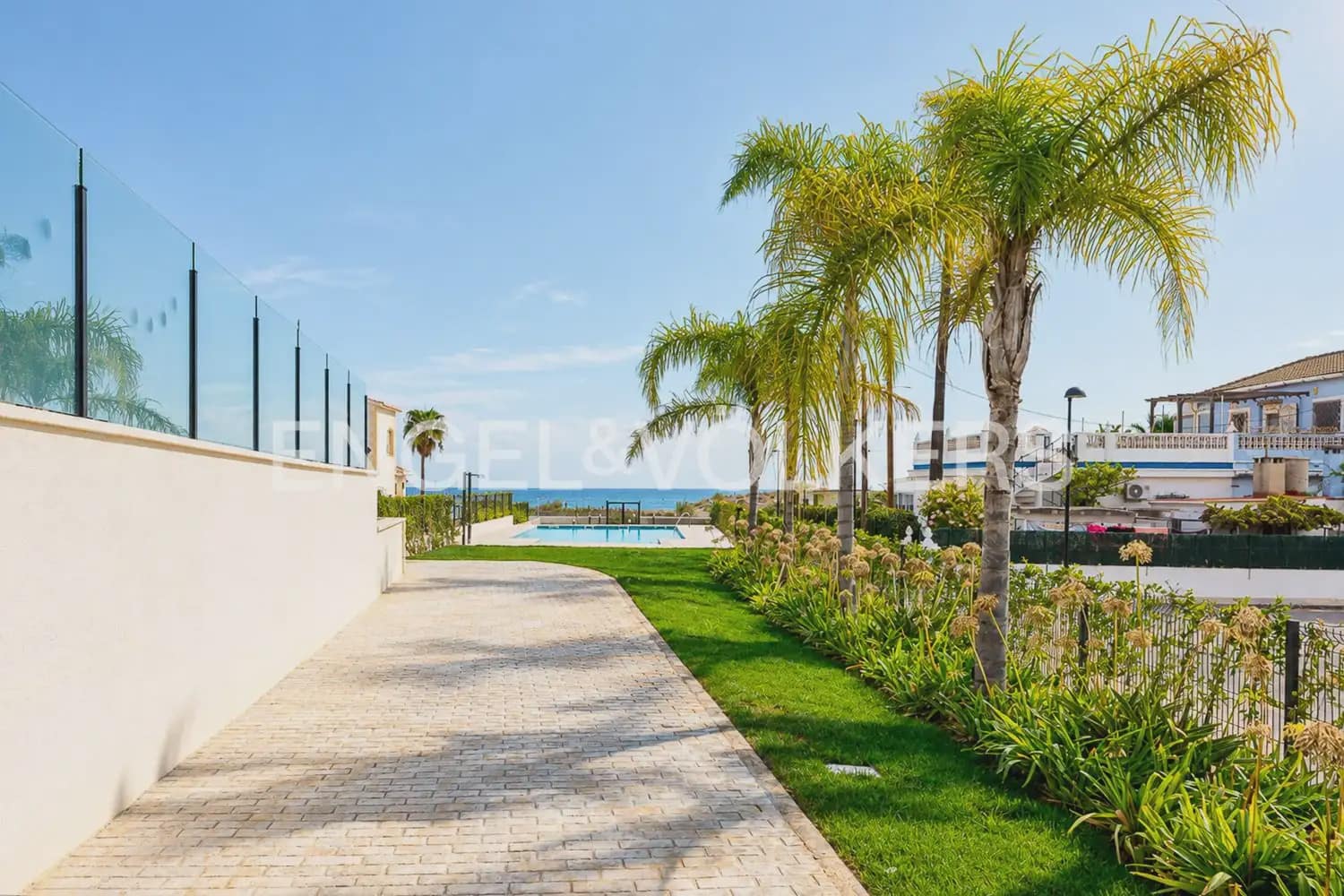 3 soveværelse Strandlejlighed til salg i Denia med swimmingpool garage - € 750.000 (Ref: 10160037)
