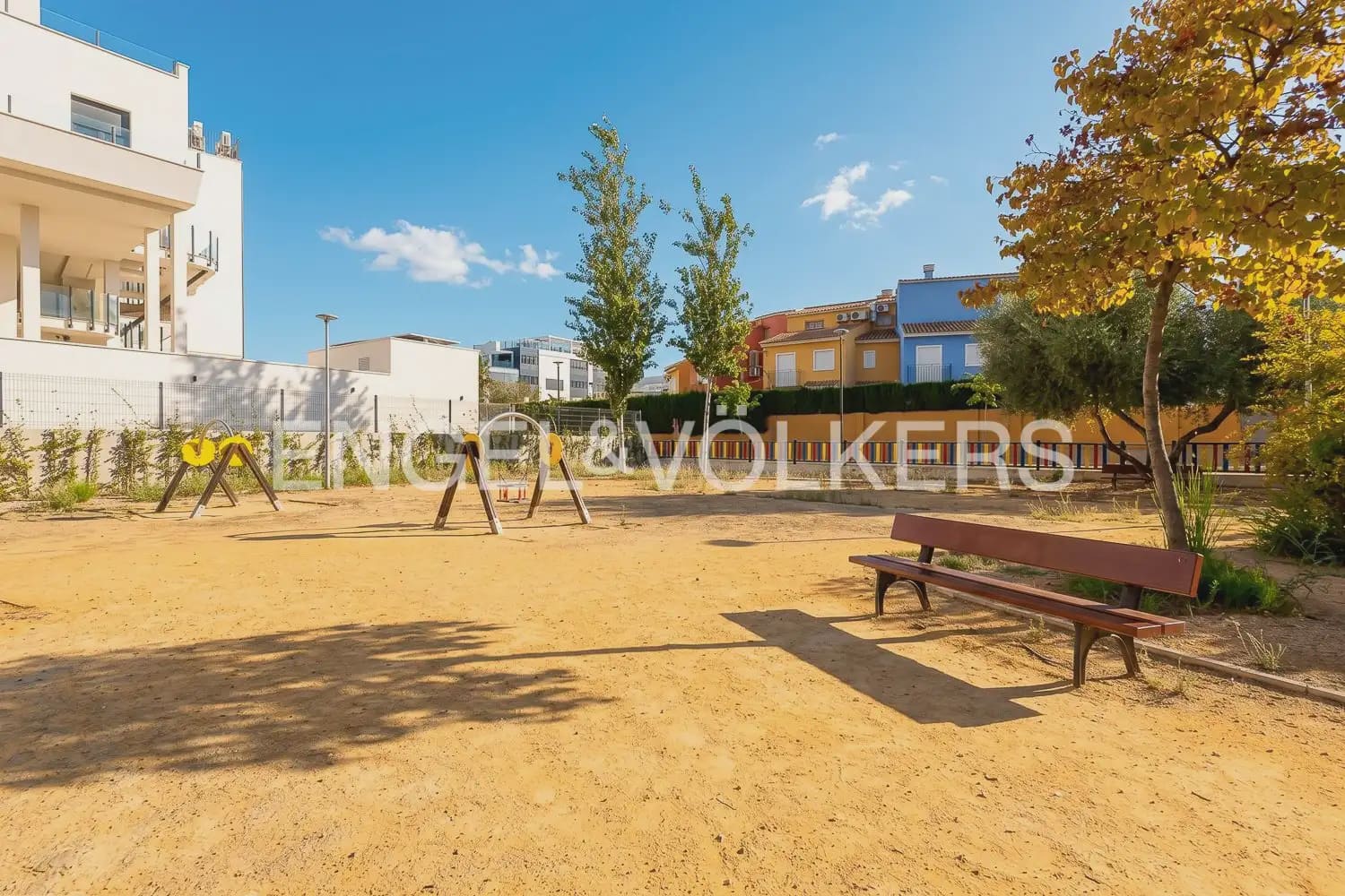 3 soveværelse Strandlejlighed til salg i Denia med swimmingpool garage - € 750.000 (Ref: 10160037)