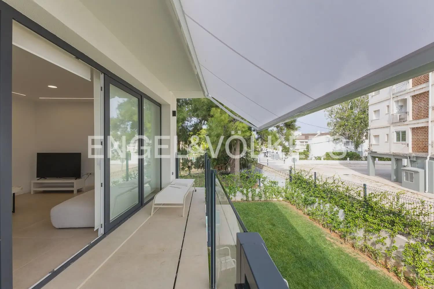 3 soveværelse Strandlejlighed til salg i Denia med swimmingpool garage - € 850.000 (Ref: 10160038)
