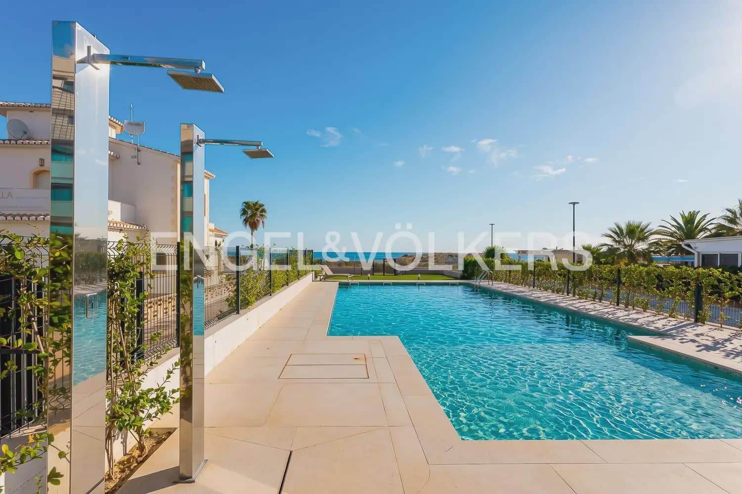3 soveværelse Strandlejlighed til salg i Denia med swimmingpool garage - € 850.000 (Ref: 10160038)