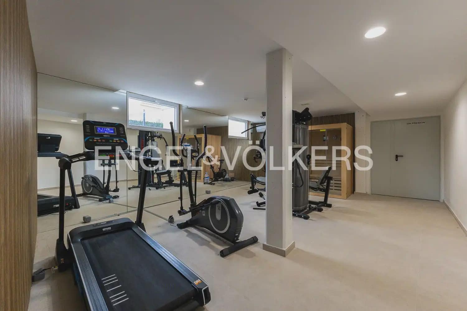 3 soverom Penthouse til salgs i Denia med svømmebasseng garasje - € 1 490 000 (Ref: 10160041)