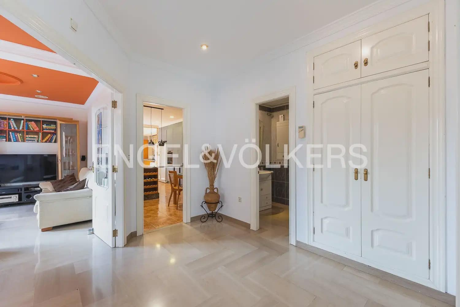 4 bedroom Townhouse for sale in Albal with garage - € 490,000 (Ref: 10160044)