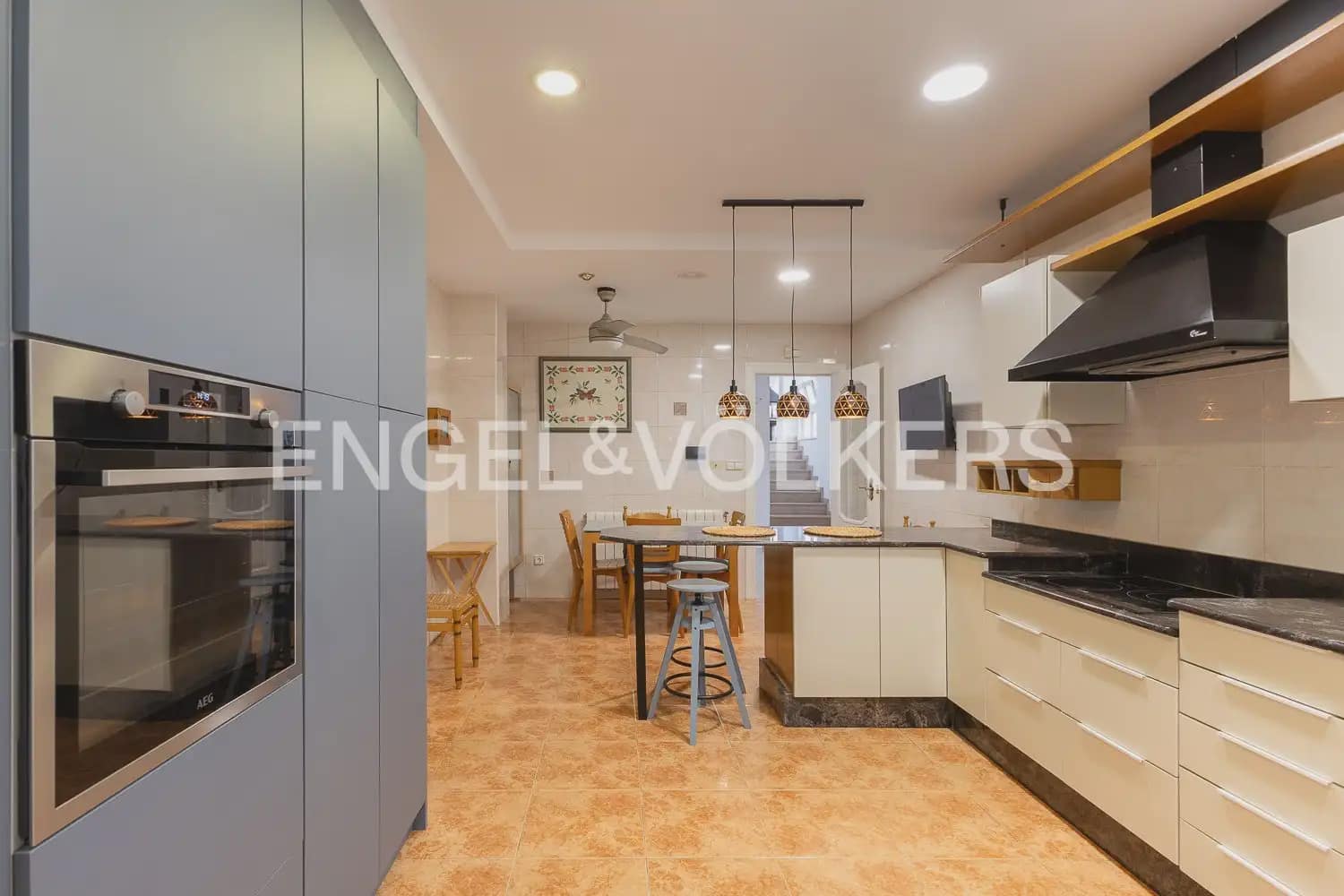 4 bedroom Townhouse for sale in Albal with garage - € 490,000 (Ref: 10160044)