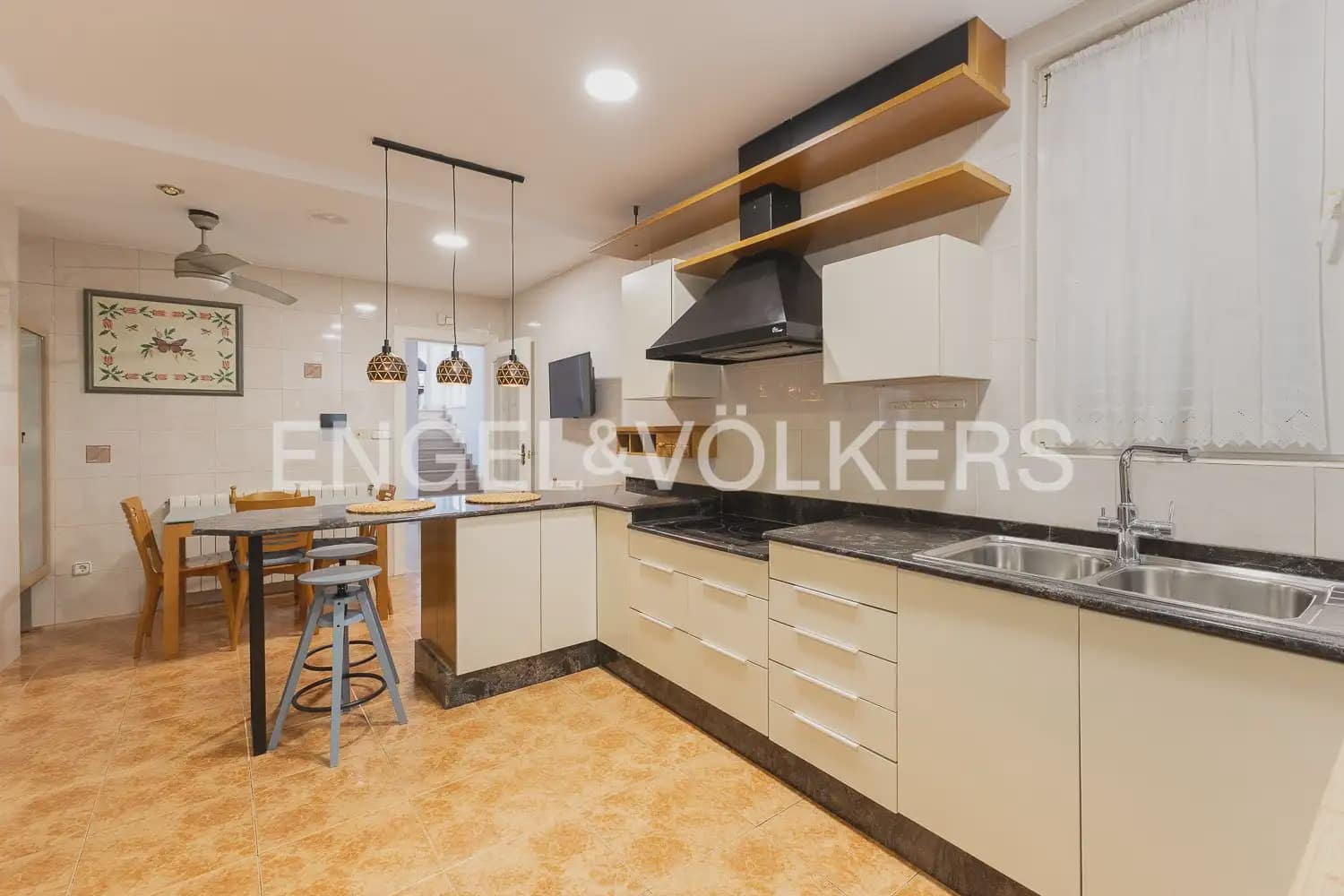 4 bedroom Townhouse for sale in Albal with garage - € 490,000 (Ref: 10160044)
