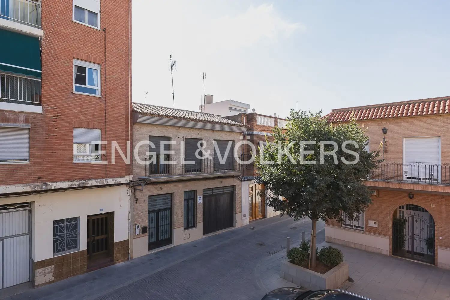 4 bedroom Townhouse for sale in Albal with garage - € 490,000 (Ref: 10160044)