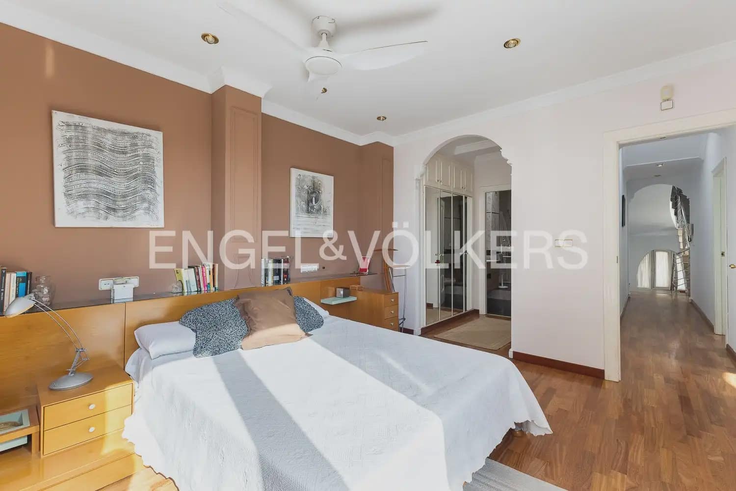 4 bedroom Townhouse for sale in Albal with garage - € 490,000 (Ref: 10160044)