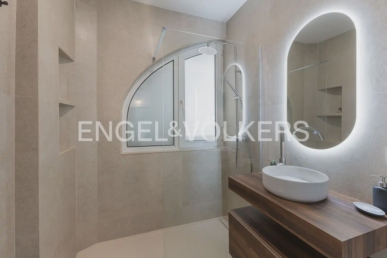 4 bedroom Townhouse for sale in Albal with garage - € 490,000 (Ref: 10160044)