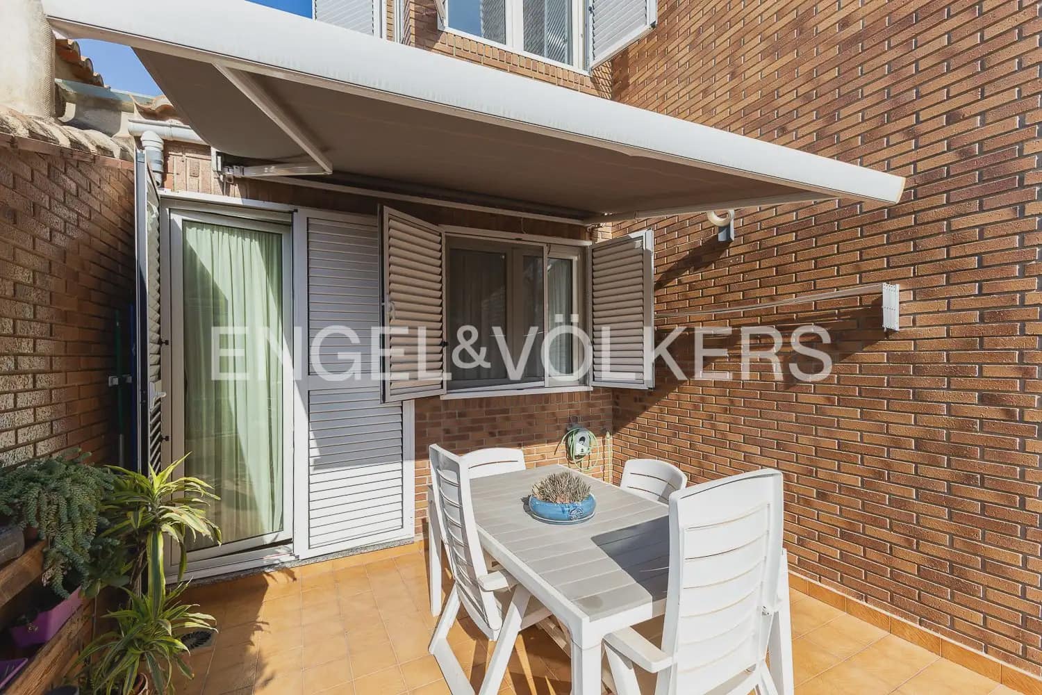 4 bedroom Townhouse for sale in Albal with garage - € 490,000 (Ref: 10160044)
