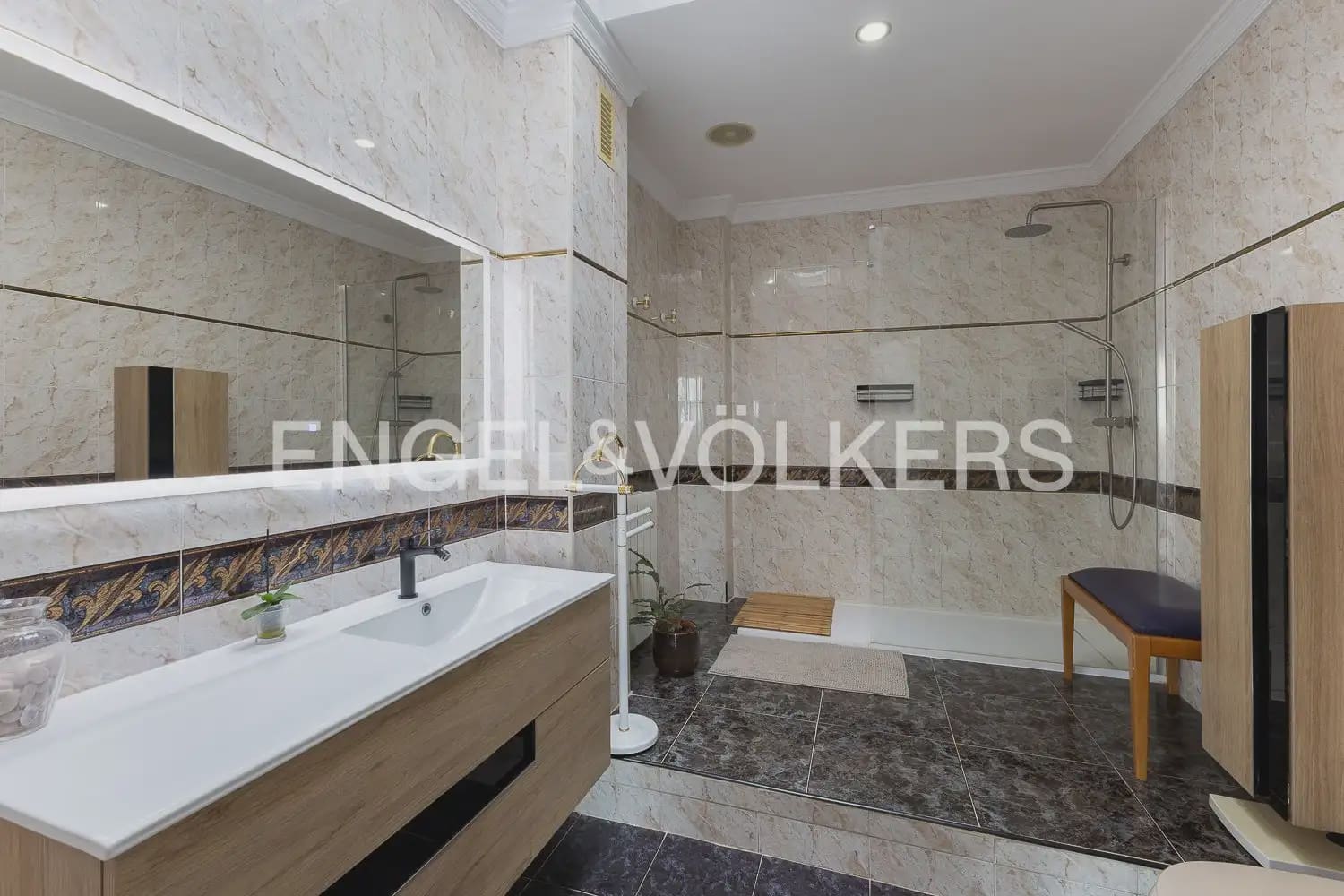 4 bedroom Townhouse for sale in Albal with garage - € 490,000 (Ref: 10160044)