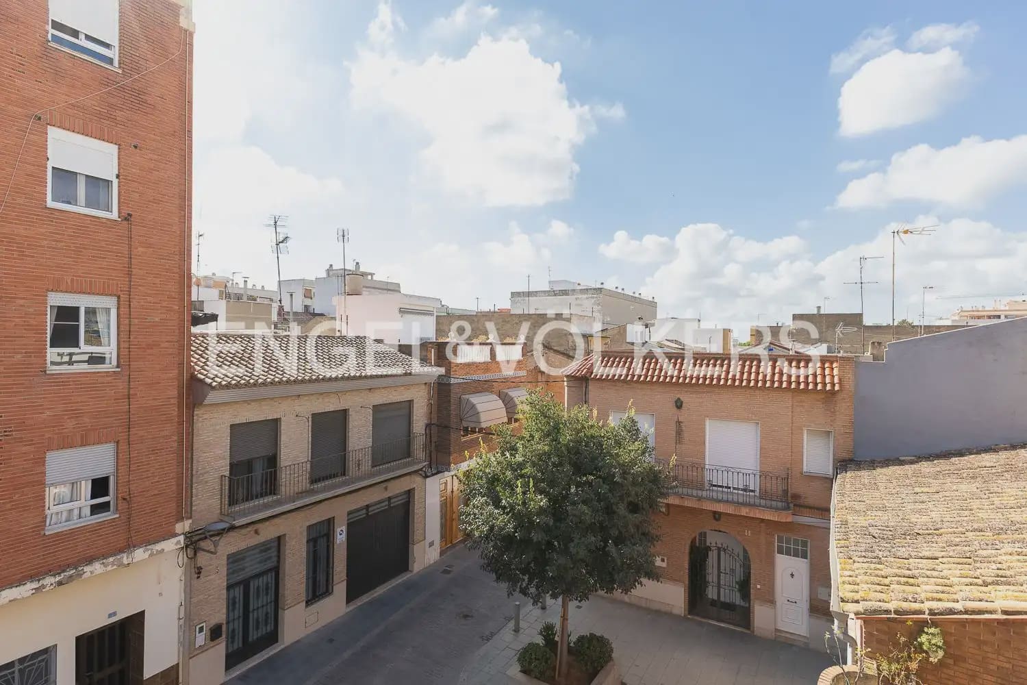 4 bedroom Townhouse for sale in Albal with garage - € 490,000 (Ref: 10160044)