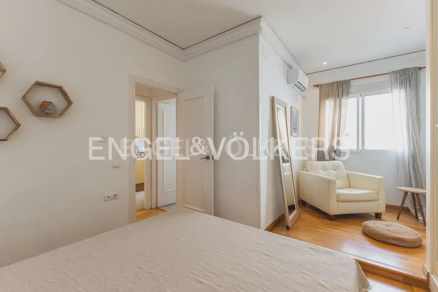 2 sypialnia Mieszkanie do wynajęcia w Miasto Walencja - 1 500 € (Ref: 10163301)