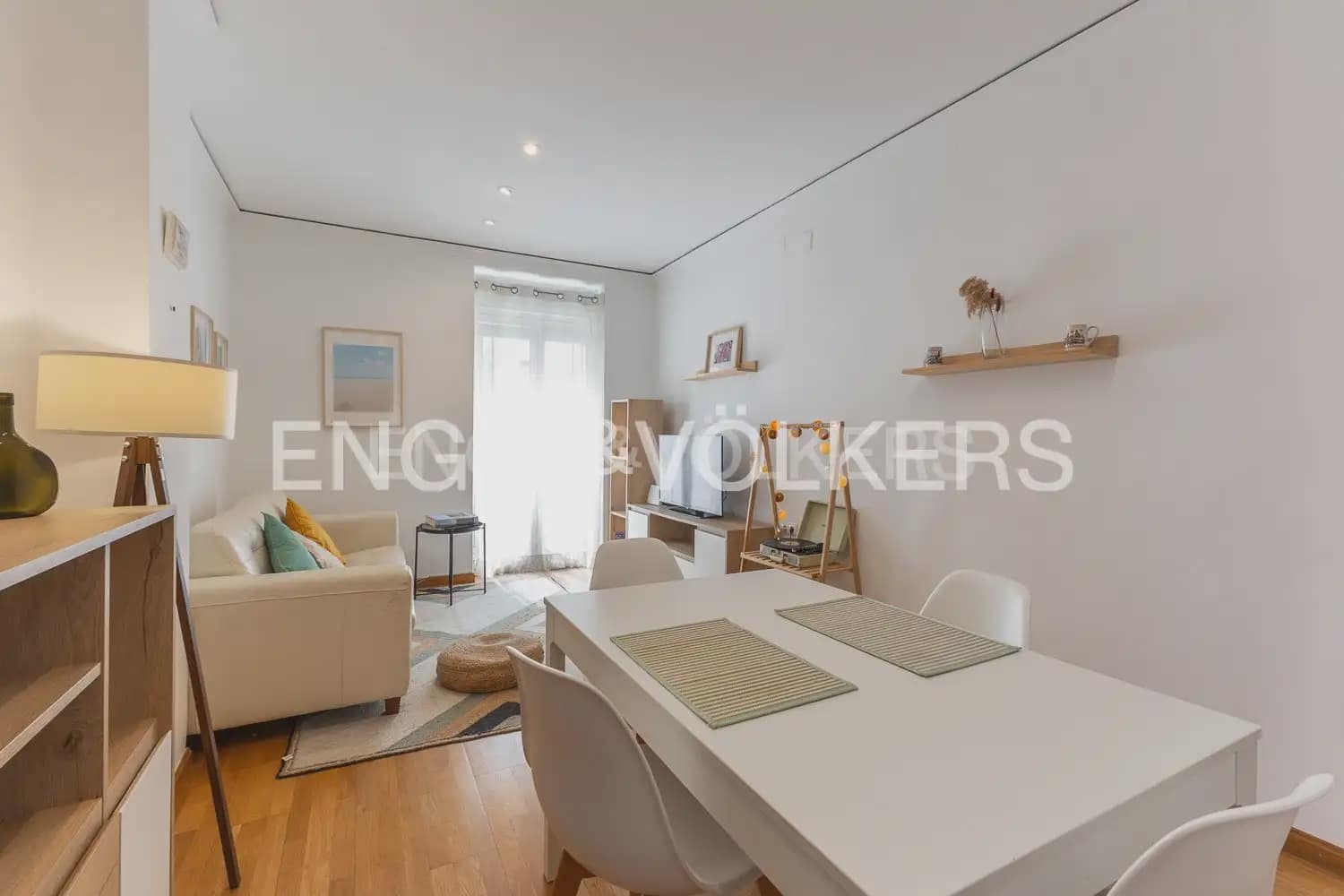 2 sypialnia Mieszkanie do wynajęcia w Miasto Walencja - 1 500 € (Ref: 10163301)