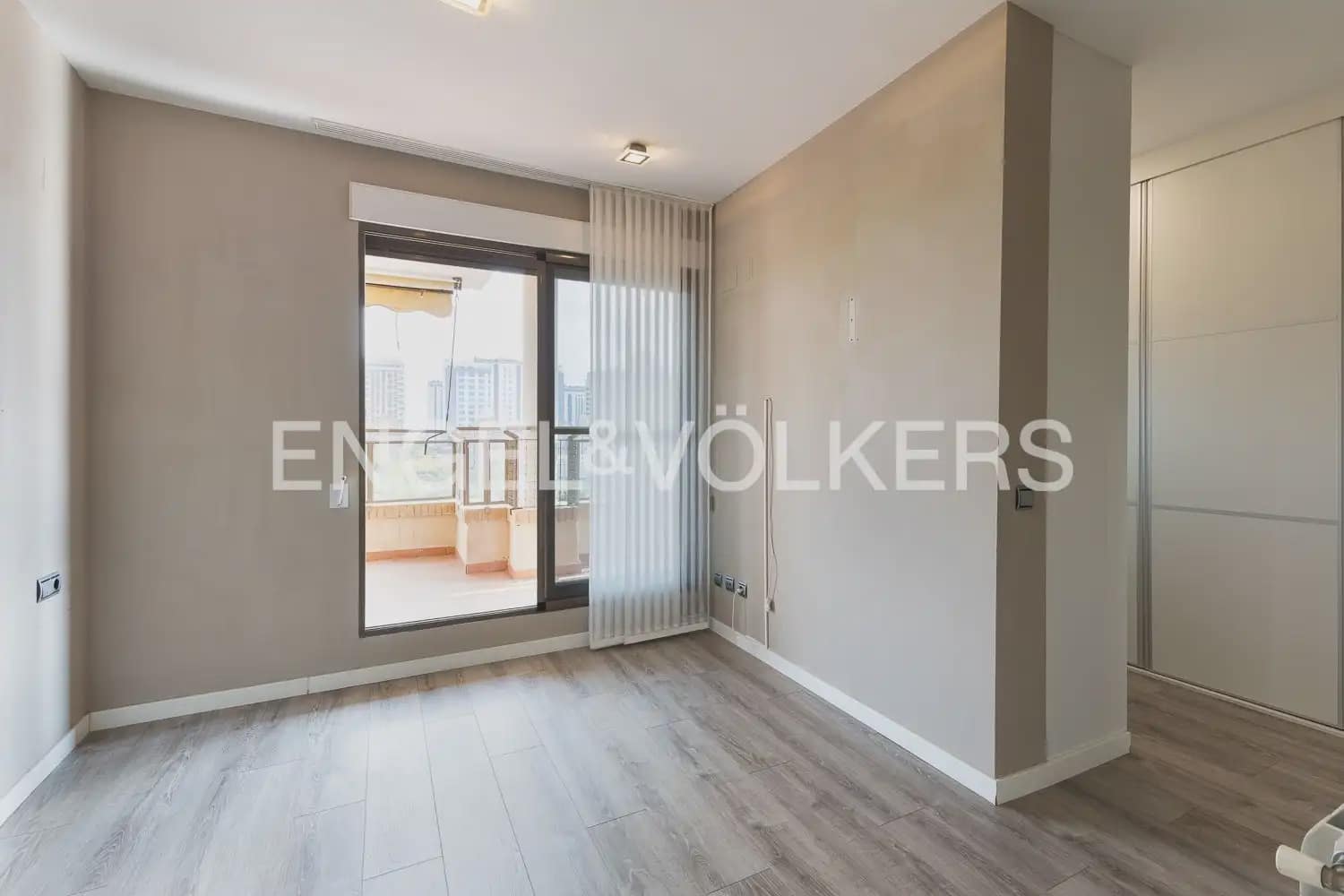4 Zimmer Penthouse zu vermieten in Valencia Stadt mit Pool Garage - 3.500 € (Ref: 10163304)