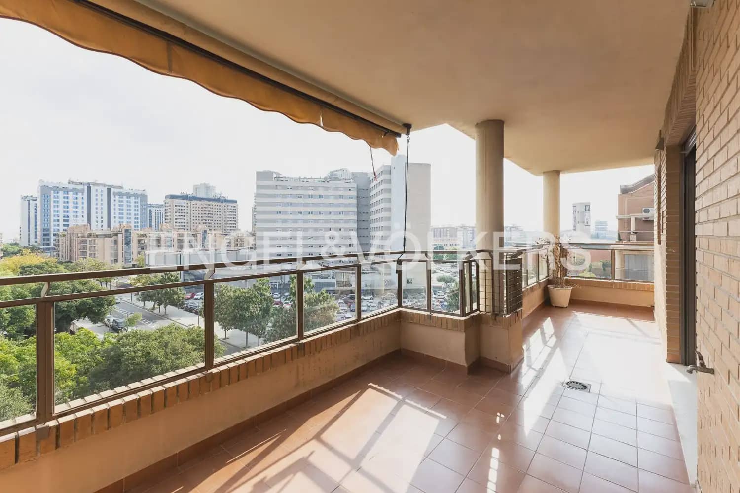 4 Zimmer Penthouse zu vermieten in Valencia Stadt mit Pool Garage - 3.500 € (Ref: 10163304)