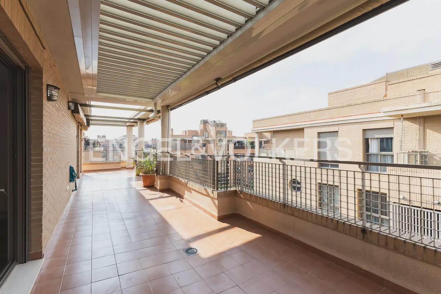 4 Zimmer Penthouse zu vermieten in Valencia Stadt mit Pool Garage - 3.500 € (Ref: 10163304)