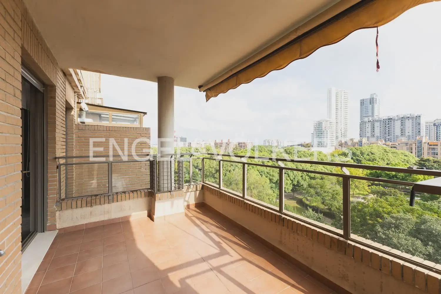 4 Zimmer Penthouse zu vermieten in Valencia Stadt mit Pool Garage - 3.500 € (Ref: 10163304)