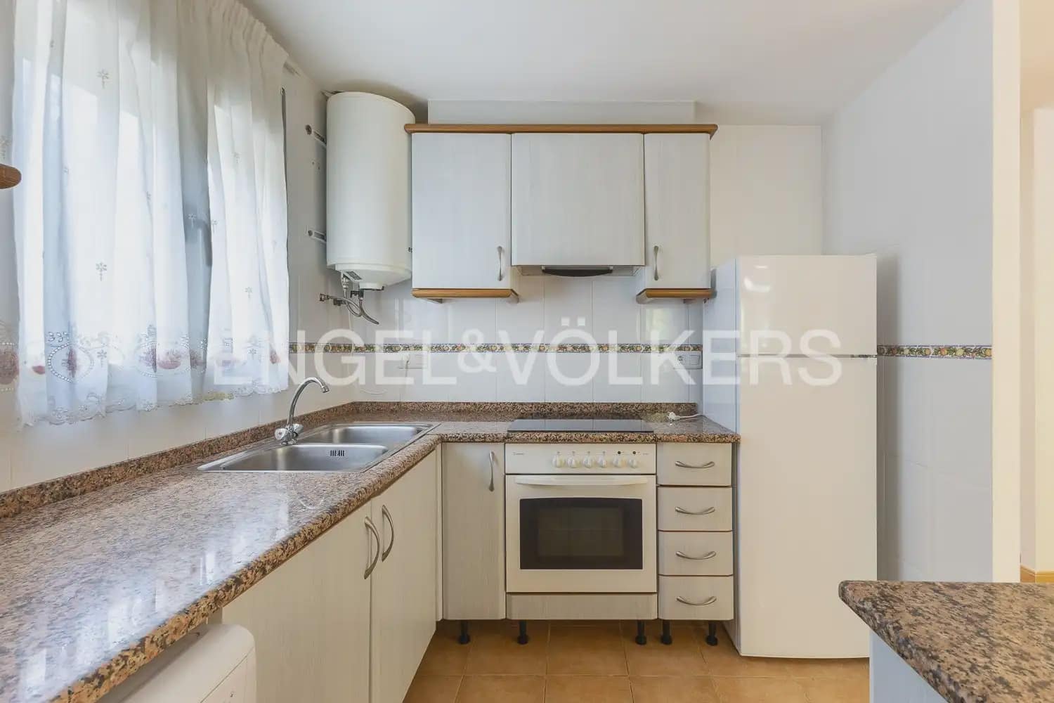 2 bedroom Penthouse for sale in Peniscola with pool garage - € 225,000 (Ref: 10163305)