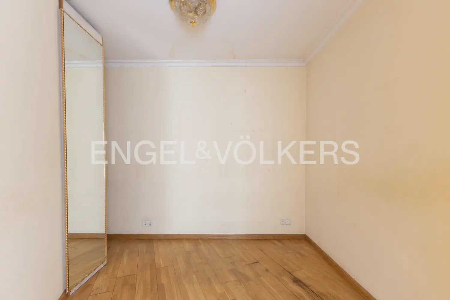 Piso de 4 habitaciones en València ciudad en venta - 1.100.000 € (Ref: 10163591)