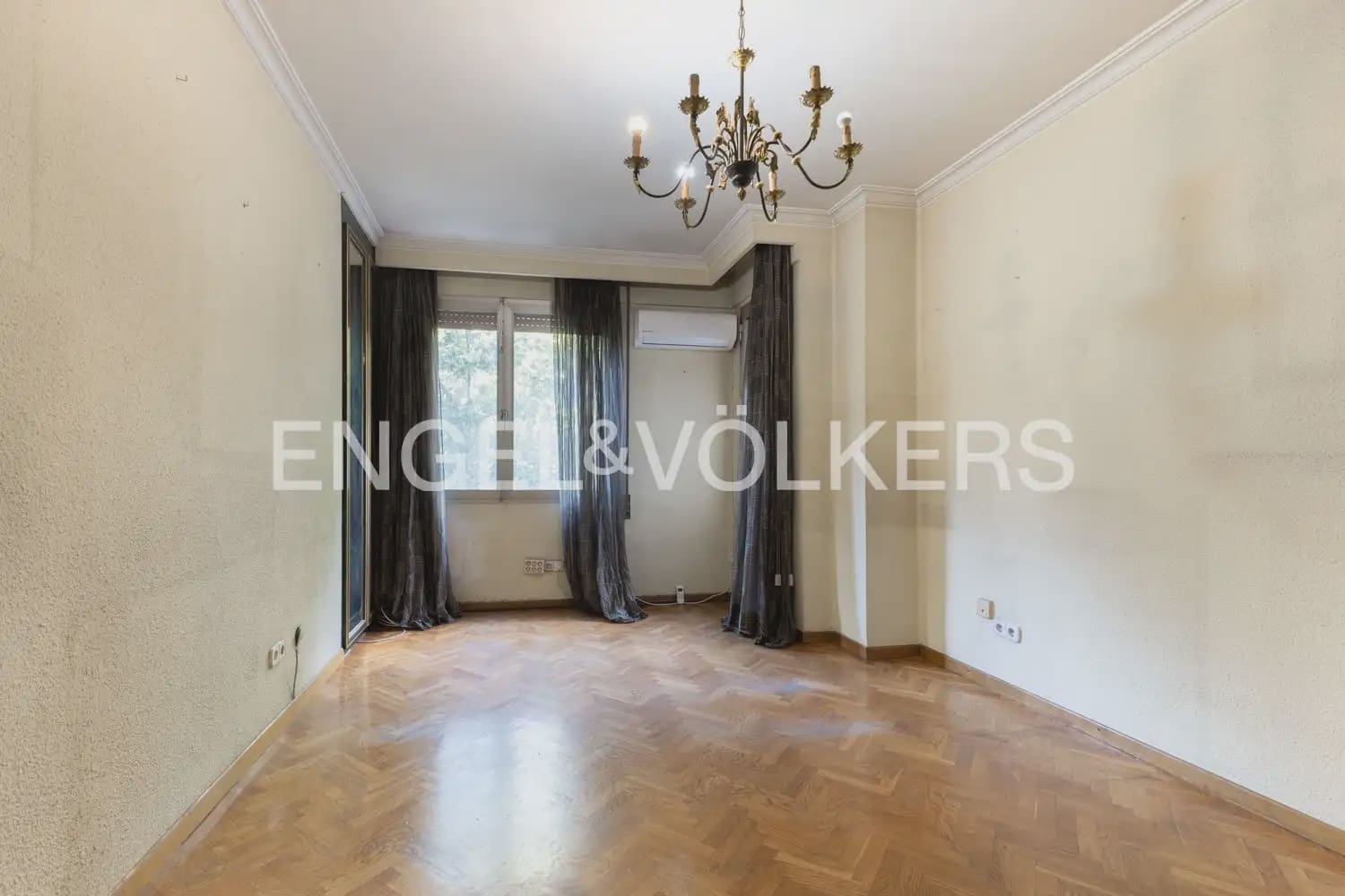 Piso de 4 habitaciones en València ciudad en venta - 1.100.000 € (Ref: 10163591)