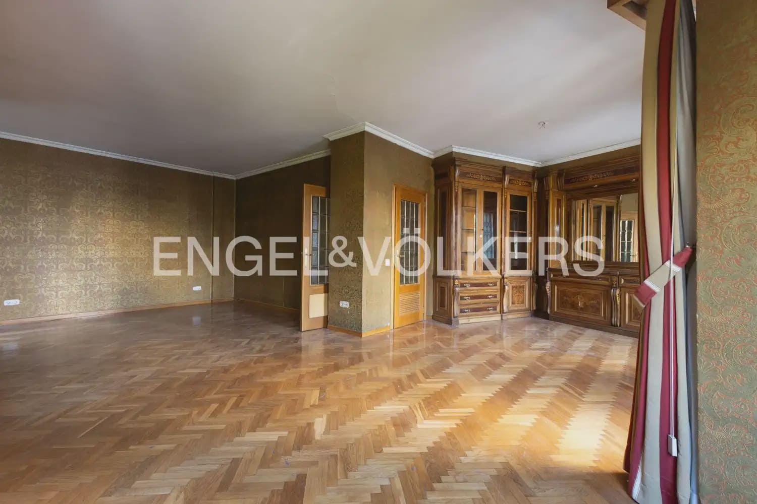 Piso de 4 habitaciones en València ciudad en venta - 1.100.000 € (Ref: 10163591)