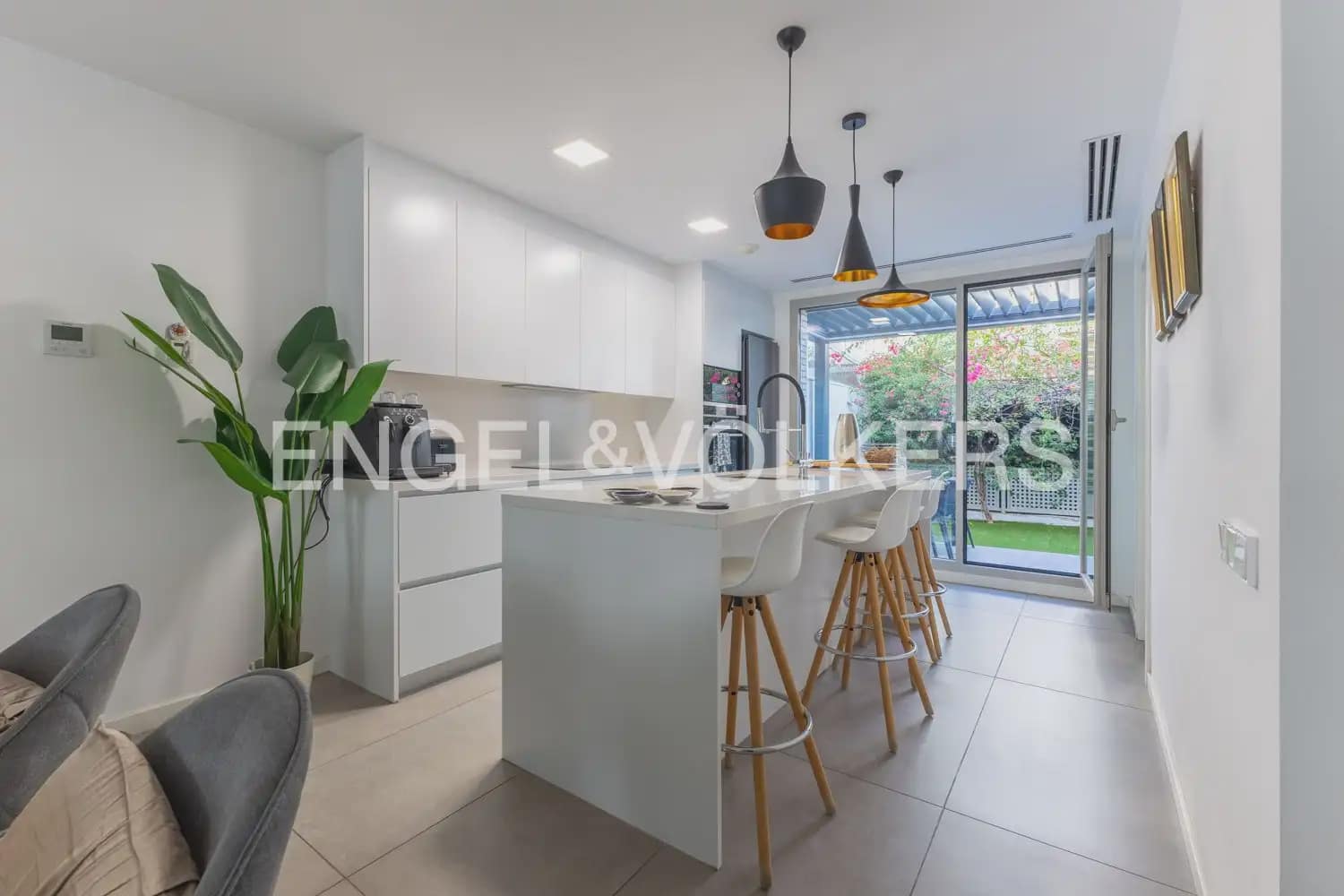3 chambre Villa/Maison Mitoyenne à vendre à Valence ville avec garage - 975 000 € (Ref: 10163596)