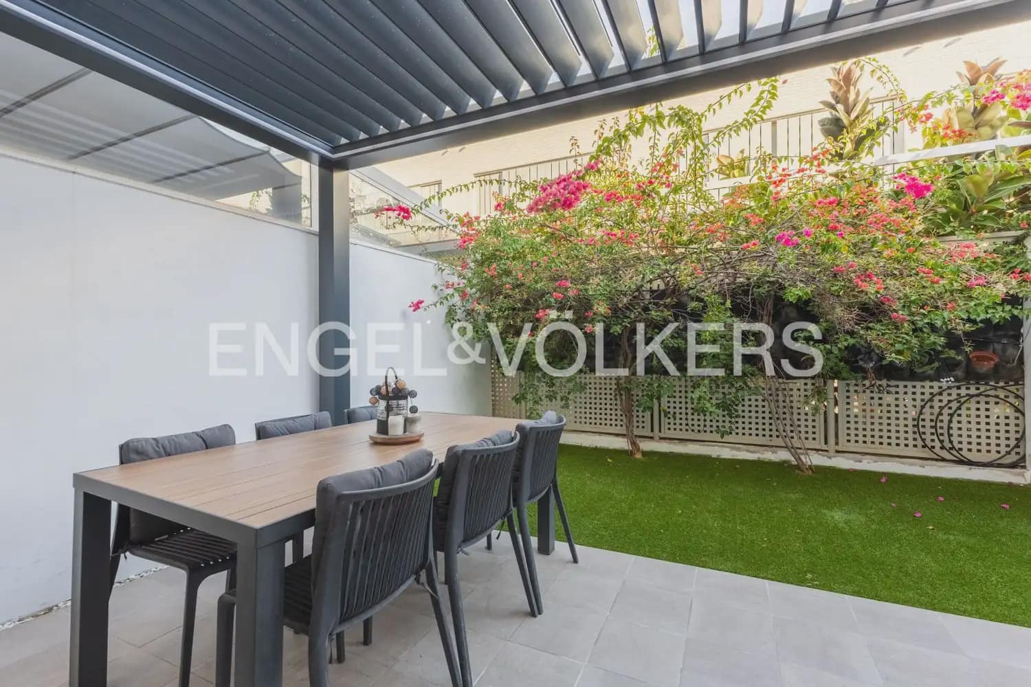3 chambre Villa/Maison Mitoyenne à vendre à Valence ville avec garage - 975 000 € (Ref: 10163596)