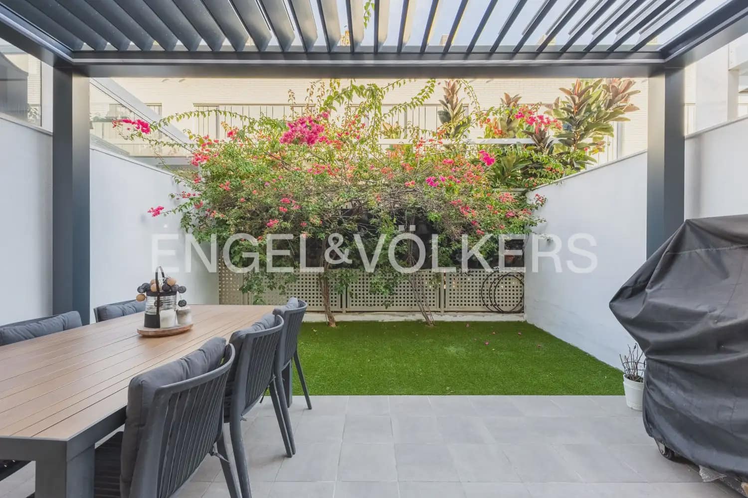 3 chambre Villa/Maison Mitoyenne à vendre à Valence ville avec garage - 975 000 € (Ref: 10163596)