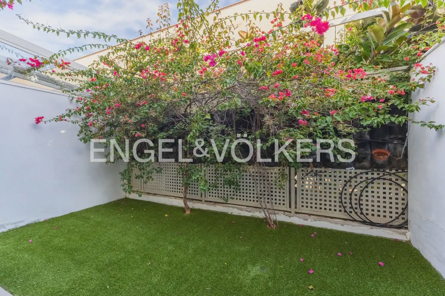 3 chambre Villa/Maison Mitoyenne à vendre à Valence ville avec garage - 975 000 € (Ref: 10163596)