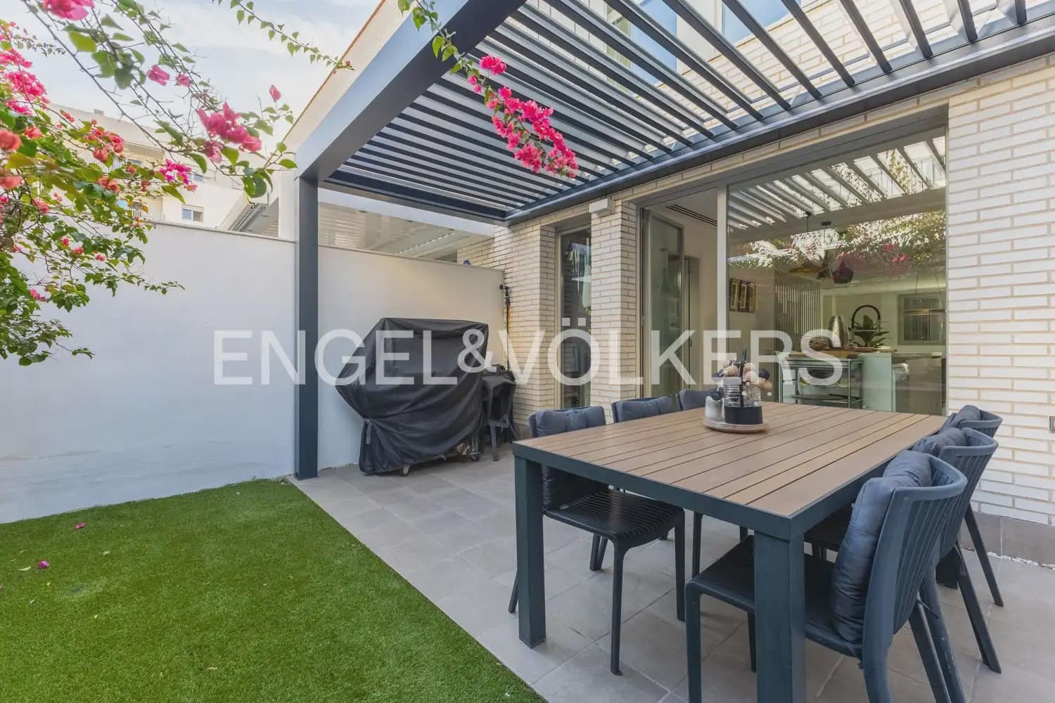 3 chambre Villa/Maison Mitoyenne à vendre à Valence ville avec garage - 975 000 € (Ref: 10163596)