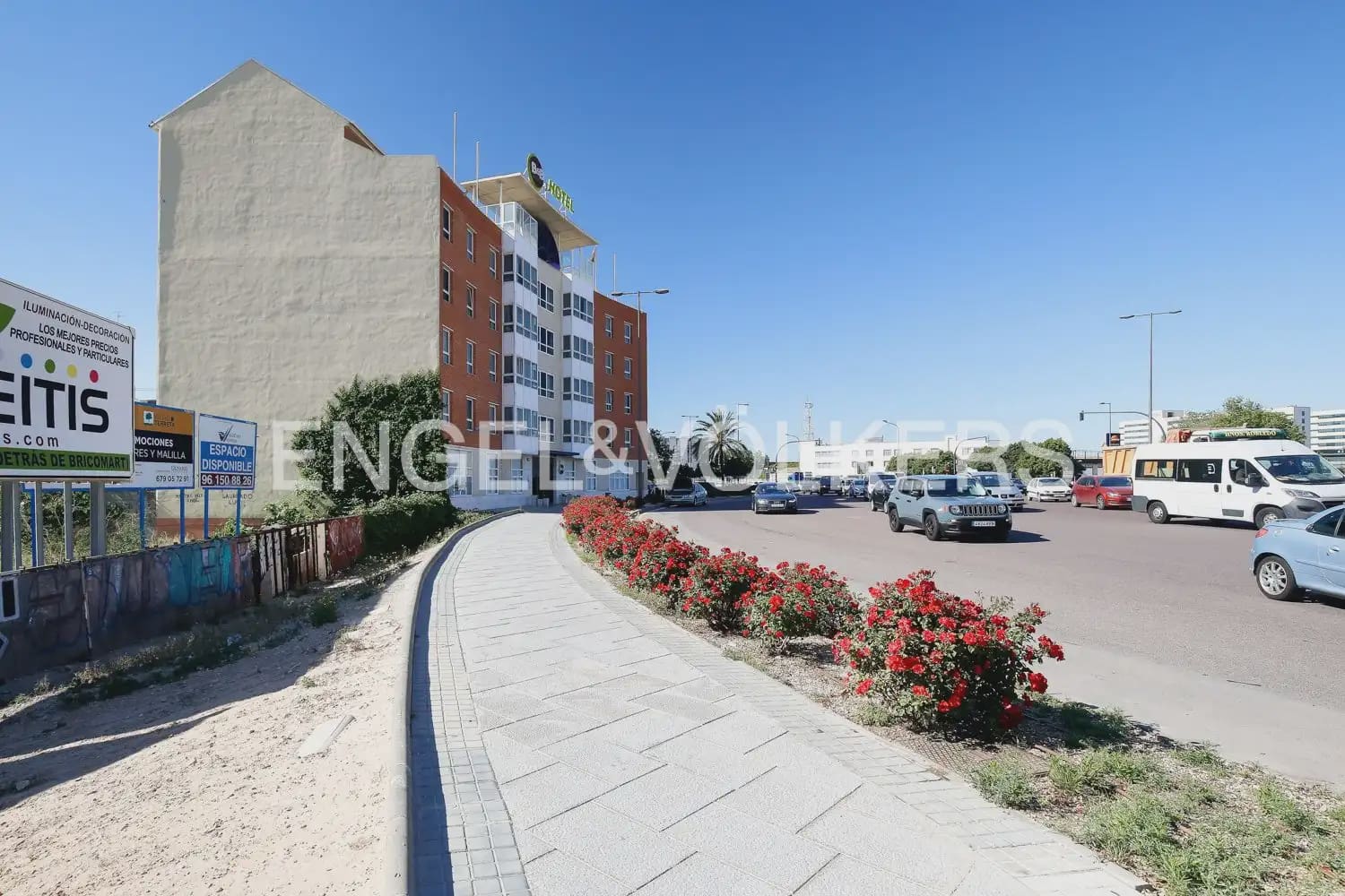 3 chambre Villa/Maison Mitoyenne à vendre à Valence ville avec garage - 975 000 € (Ref: 10163596)