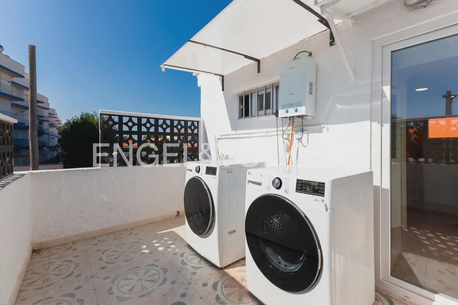 9 quarto Moradia para venda em Denia com garagem - 890 000 € (Ref: 10163597)