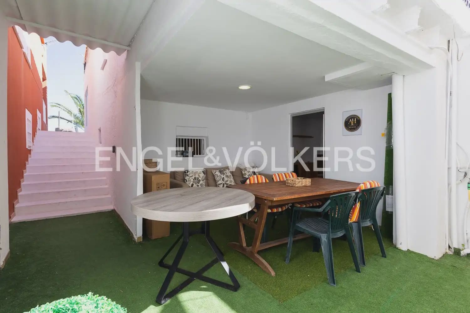 9 quarto Moradia para venda em Denia com garagem - 890 000 € (Ref: 10163597)