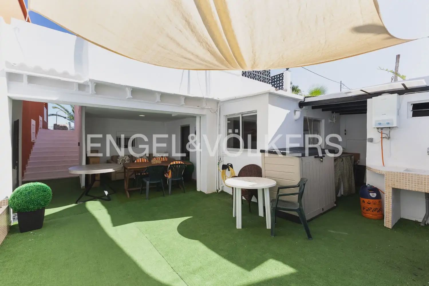 9 quarto Moradia para venda em Denia com garagem - 890 000 € (Ref: 10163597)