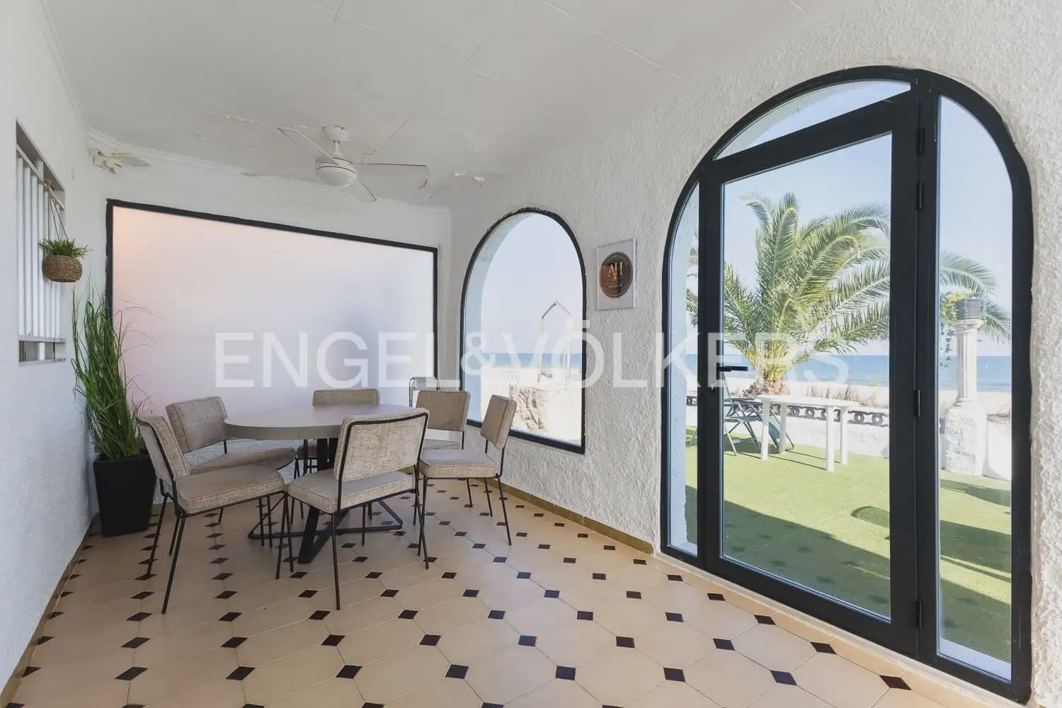 9 quarto Moradia para venda em Denia com garagem - 890 000 € (Ref: 10163597)