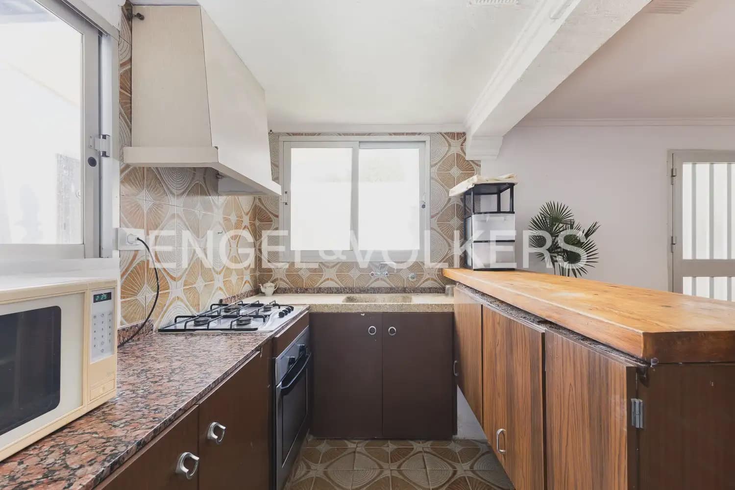 9 quarto Moradia para venda em Denia com garagem - 890 000 € (Ref: 10163597)