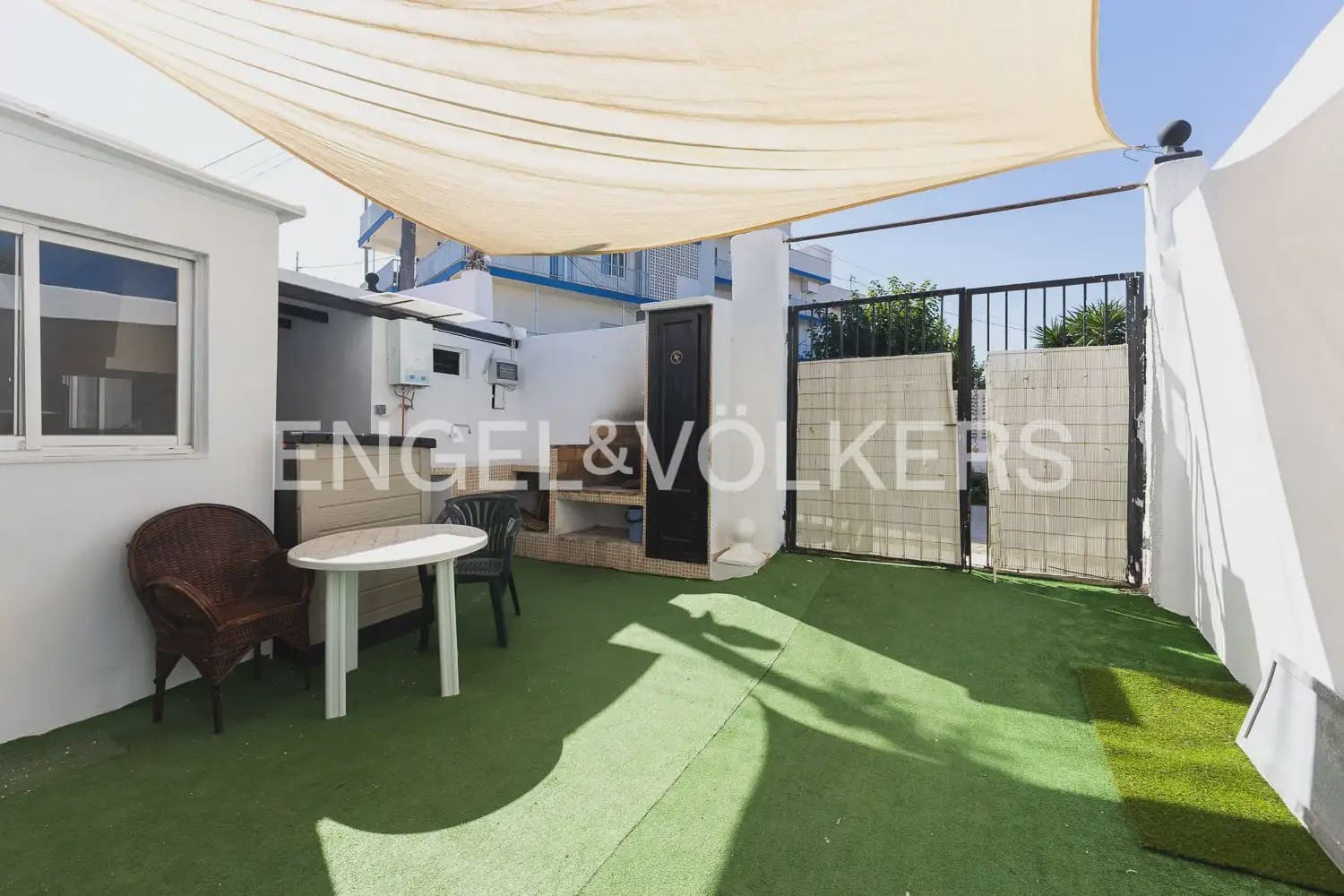 9 quarto Moradia para venda em Denia com garagem - 890 000 € (Ref: 10163597)